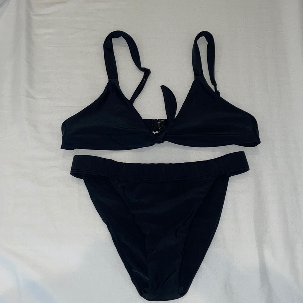 Black bikini